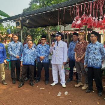 Peringati HUT RI ke 74,  Warga RT. 01/05 Desa Iwul Gelar Berbagai Perlombaan